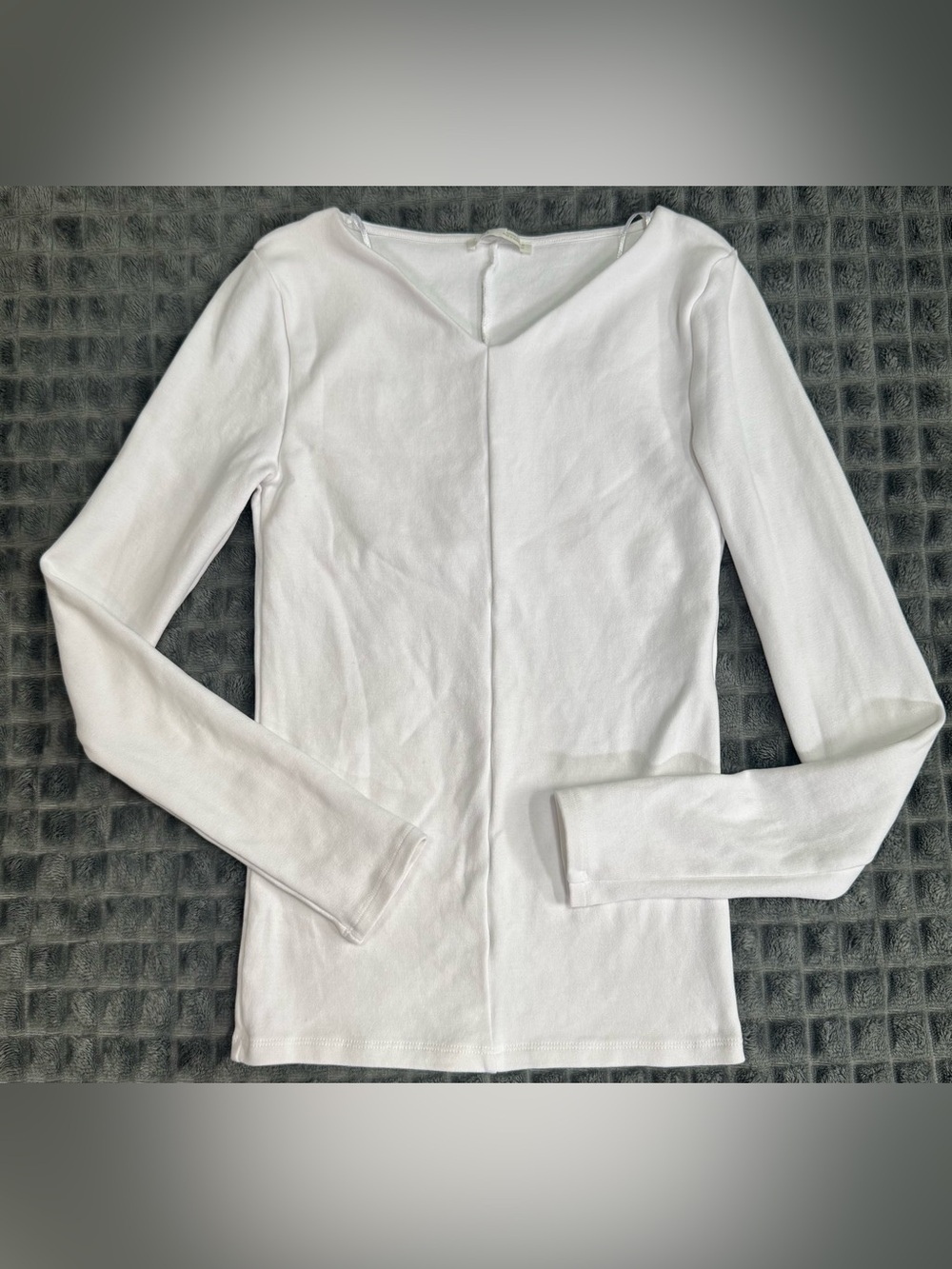 2/$20 Zara Large Women's White Long-Sleeve V-Neck Top Shirt Blouse (B6) - Picture 2 of 5